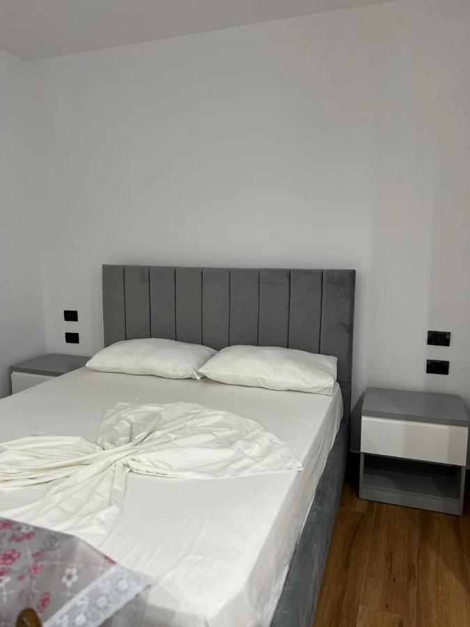 Hotel Vila Herta Дуррес Екстер'єр фото